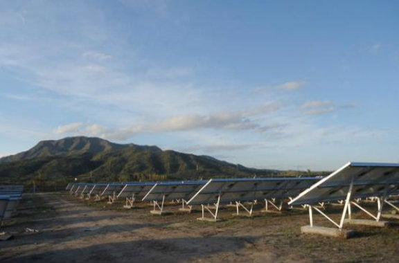 San-Luis-inaugura-primer-parque-energia-solar